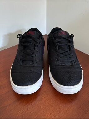Nike SB Check Solarsoft Black Sneaker.  Men’s Size 9